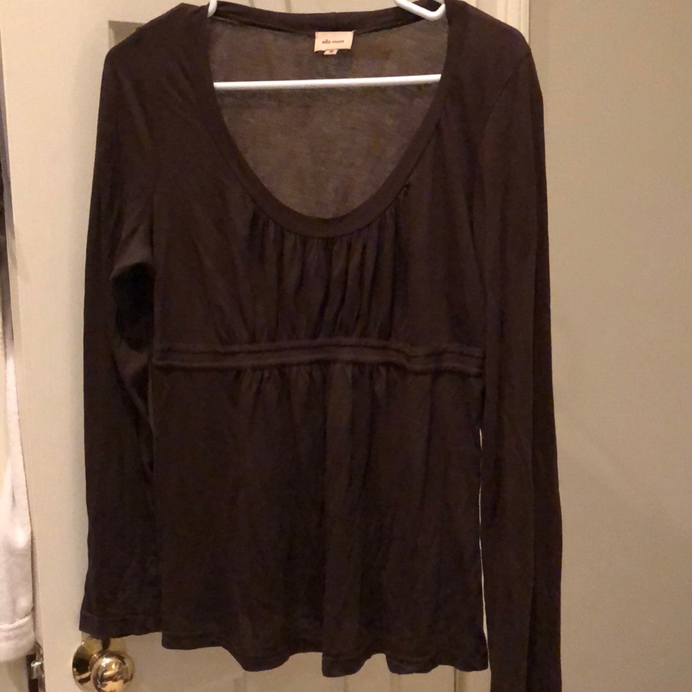 Brown top.